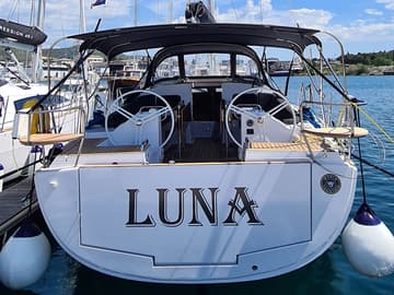 Sailboat Luna charter rental in Croatia | Yacht4Less