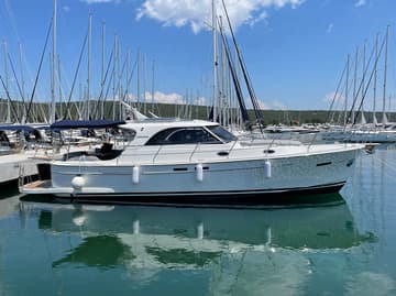 Best Price for a Motorboat Bianca rental in Croatia | Yacht4Less