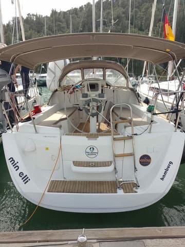 Sailboat min elli charter rental in Croatia | Yacht4Less