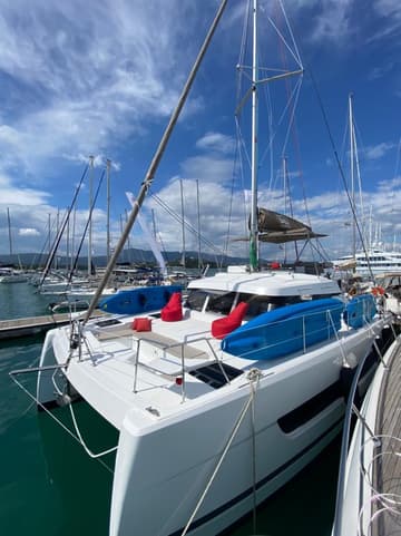 Catamaran Helona available for yacht charter in Greece | Yacht4Less