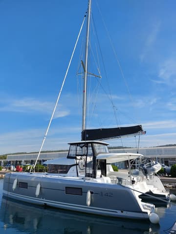 Best Price for a Catamaran Madre Perla rental in Croatia | Yacht4Less