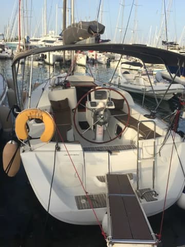 Sailboat Carry On charter rental in Greece | Yacht4Less