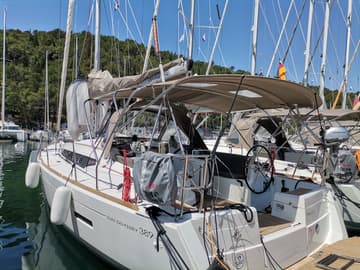 Sailboat Imagine available for yacht charter in Spain | Yacht4Less