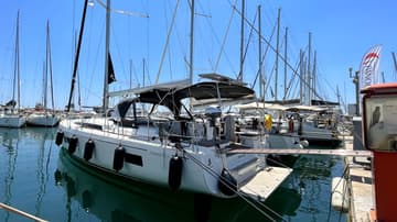 Sailboat Black Swan charter rental in Greece | Yacht4Less