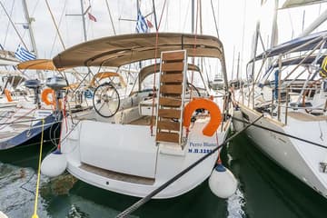 Sailboat Perro Blanco charter rental in Greece | Yacht4Less