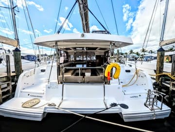 Catamaran PÜRRSEVERANCE charter rental in Bahamas | Yacht4Less