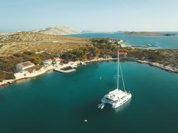 Best Price for a Catamaran Seaven rental in Croatia | Yacht4Less