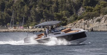 Motorboat Ryck 280 available for yacht charter in Croatia | Yacht4Less