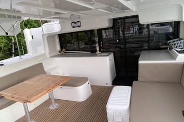 Catamaran Maui available for yacht charter in Seychelles | Yacht4Less