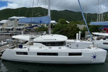 Catamaran Bottoms up_X charter rental in BVI | Yacht4Less