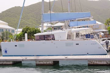 Best Price for a Catamaran Moët rental in BVI | Yacht4Less