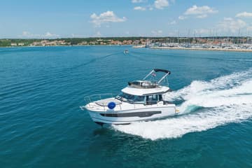 Motorboat Raptor available for yacht charter in Croatia | Yacht4Less