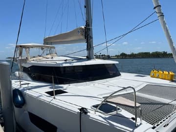 Best Price for a Catamaran Second Wind rental in USA | Yacht4Less