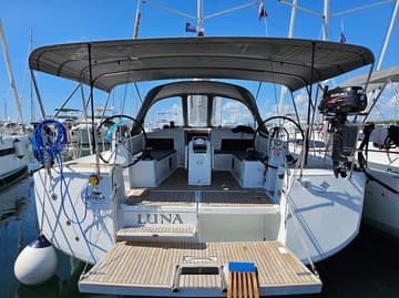 Sailboat Luna charter rental in Croatia | Yacht4Less