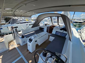 Sailboat Luna available for yacht charter in Croatia | Yacht4Less