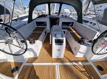 Best Price for a Sailboat Vela rental in Croatia | Yacht4Less