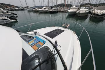 Best Price for a Motorboat Aurora rental in Croatia | Yacht4Less