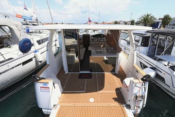 Motorboat Mozart available for yacht charter in Croatia | Yacht4Less