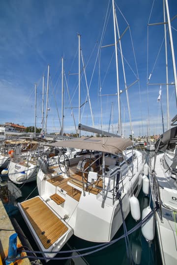 Sailboat Mauvic available for yacht charter in Croatia | Yacht4Less