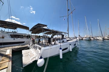 Sailboat La Familia available for yacht charter in Croatia | Yacht4Less