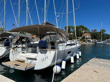 Best Price for a Sailboat Izzy rental in Croatia | Yacht4Less