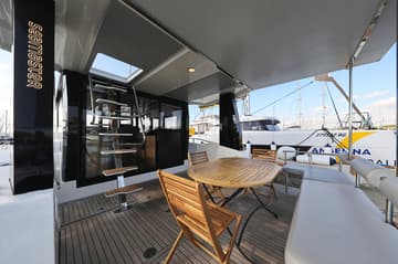 Motorboat Iggy available for yacht charter in Croatia | Yacht4Less