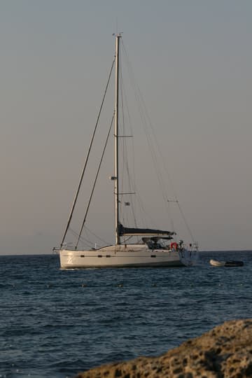 Sailboat Horizon charter rental in France | Yacht4Less