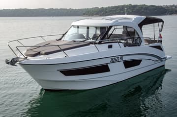 Motorboat Antares 9 available for yacht charter in Croatia | Yacht4Less