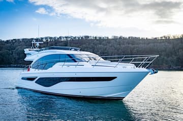 Motorboat Mayfly available for yacht charter in Croatia | Yacht4Less