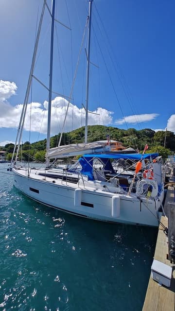 Best Price for a Sailboat Sunshine Daydream rental in USVI | Yacht4Less