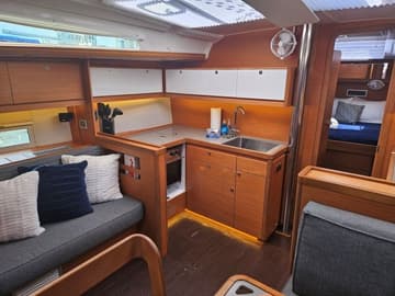 Sailboat Sunshine Daydream available for yacht charter in USVI | Yacht4Less