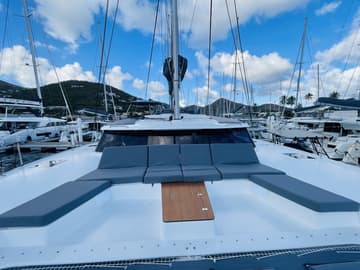 Best Price for a Catamaran Hoylah rental in BVI | Yacht4Less