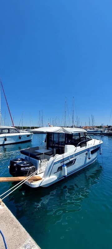 Motorboat Riva available for yacht charter in Croatia | Yacht4Less