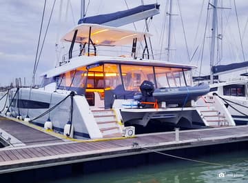 Best Price for a Catamaran Maurice rental in Italy | Yacht4Less
