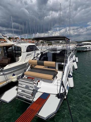 Best Price for a Motorboat Sky rental in Croatia | Yacht4Less
