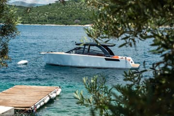 Motorboat NN available for yacht charter in Croatia | Yacht4Less