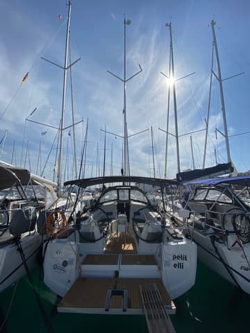 Sailboat petit elli charter rental in Croatia | Yacht4Less