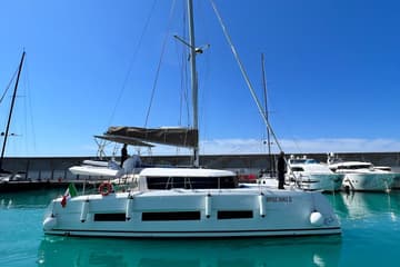 Catamaran Stella available for yacht charter in Italy | Yacht4Less