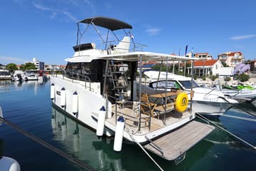 Best Price for a Motorboat Batu rental in Croatia | Yacht4Less