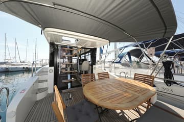 Motorboat Muneca  available for yacht charter in Croatia | Yacht4Less