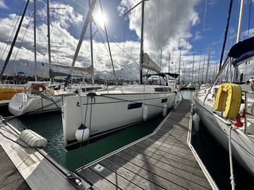 Sailboat Delfino charter rental in France | Yacht4Less