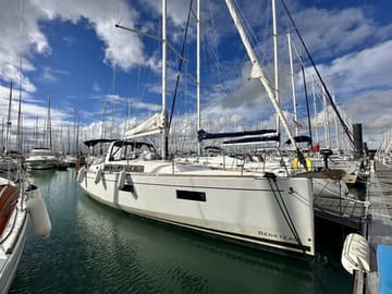Best Price for a Sailboat Delfino rental in France | Yacht4Less
