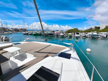 Catamaran HOLLYHOCK available for yacht charter in Caribbean | Yacht4Less