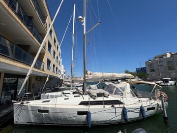 Best Price for a Sailboat Targa rental in Spain | Yacht4Less