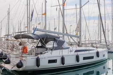 Sailboat Solon charter rental in Greece | Yacht4Less