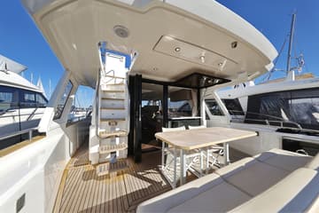Best Price for a Motorboat Vegas rental in Croatia | Yacht4Less