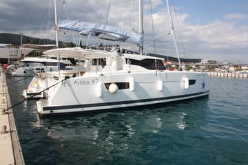 Catamaran Cata del Mar charter rental in Croatia | Yacht4Less