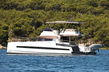 Best Price for a Power Catamaran Sierra rental in Croatia | Yacht4Less