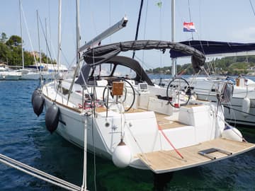 Best Price for a Sailboat Tortuga rental in Croatia | Yacht4Less