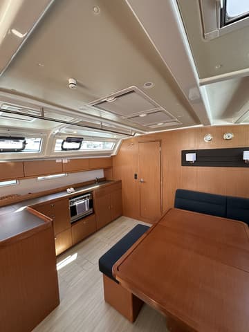 Sailboat Iskra available for yacht charter in Croatia | Yacht4Less